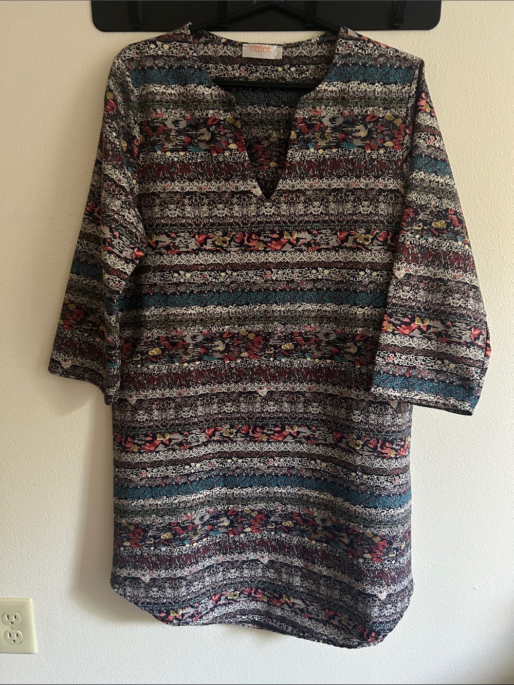 ReneeC Bohemian Abstract Striped Print V-Neck Tunic Shift Dress: L